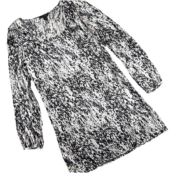 Express Dresses & Skirts - Express Dress Women's Size Med Long Sleeve Animal Print‎ Short Silky